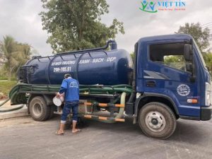Dịch vụ hút bể phốt không chỉ giúp thông tắc hệ thống thoát nước mà còn ngăn ngừa tình trạng nước thải tràn ngược vào nhà.